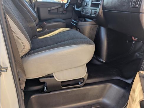 Used 2022 GMC Savana 2500 w/ Driver Convenience Package image 13