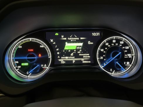 Used 2021 Toyota Venza XLE w/ Softex Package AWD/4WD image 8