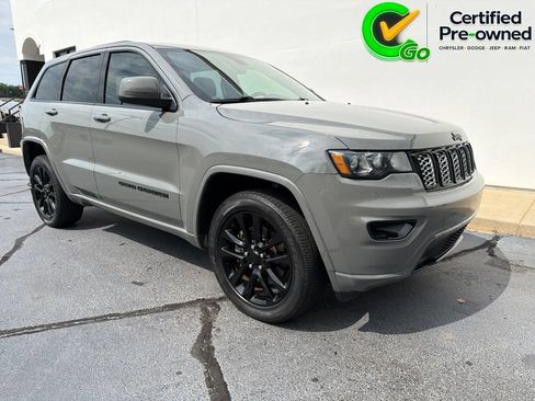 Certified 2021 Jeep Grand Cherokee Laredo X AWD/4WD image 2