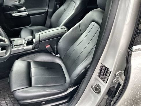 Used 2022 Mercedes-Benz GLB 250 4MATIC image 13