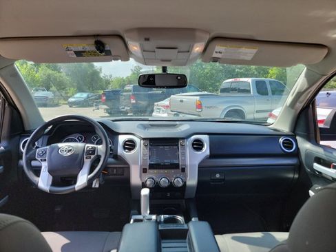 Used 2017 Toyota Tundra SR5 w/ SR5 Upgrade Package RWD image 18