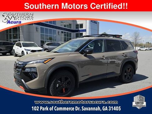 Used 2025 Nissan Rogue SV AWD/4WD image 1