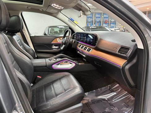 Used 2020 Mercedes-Benz GLS 450 4MATIC image 27