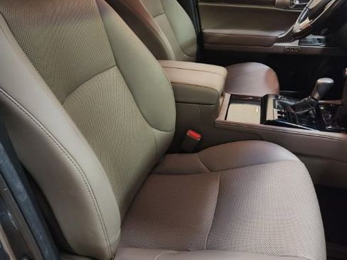 Used 2021 Lexus GX 460 Premium image 25