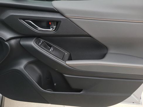 Certified 2025 Subaru Crosstrek 2.5i Limited w/ Crosstrek Mirror Package AWD/4WD image 6
