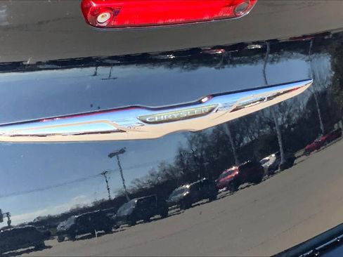 Used 2019 Chrysler 300 S w/ S Model Appearance Package image 30