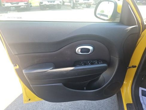 Used 2015 Kia Soul + FWD image 15