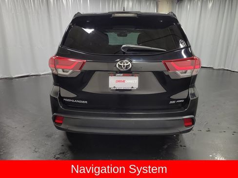 Used 2019 Toyota Highlander SE AWD/4WD image 7