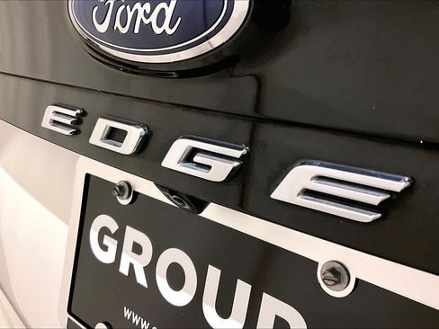 Used 2021 Ford Edge SEL w/ Convenience Package AWD/4WD image 9