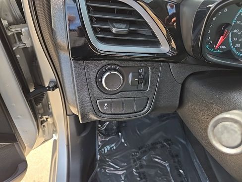 Used 2021 Chevrolet Spark LT image 9