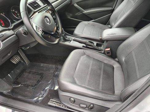 Used 2017 Volkswagen Passat 1.8T R-Line image 20