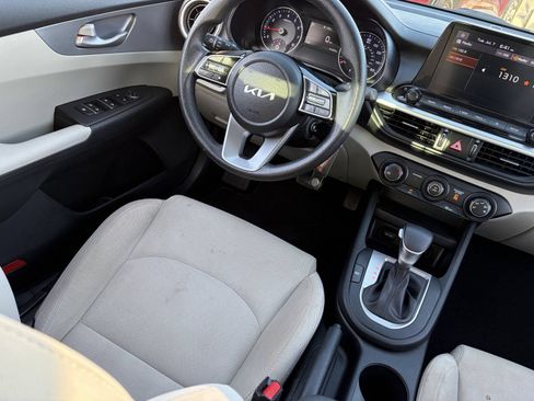 Used 2022 Kia Forte LXS FWD image 15
