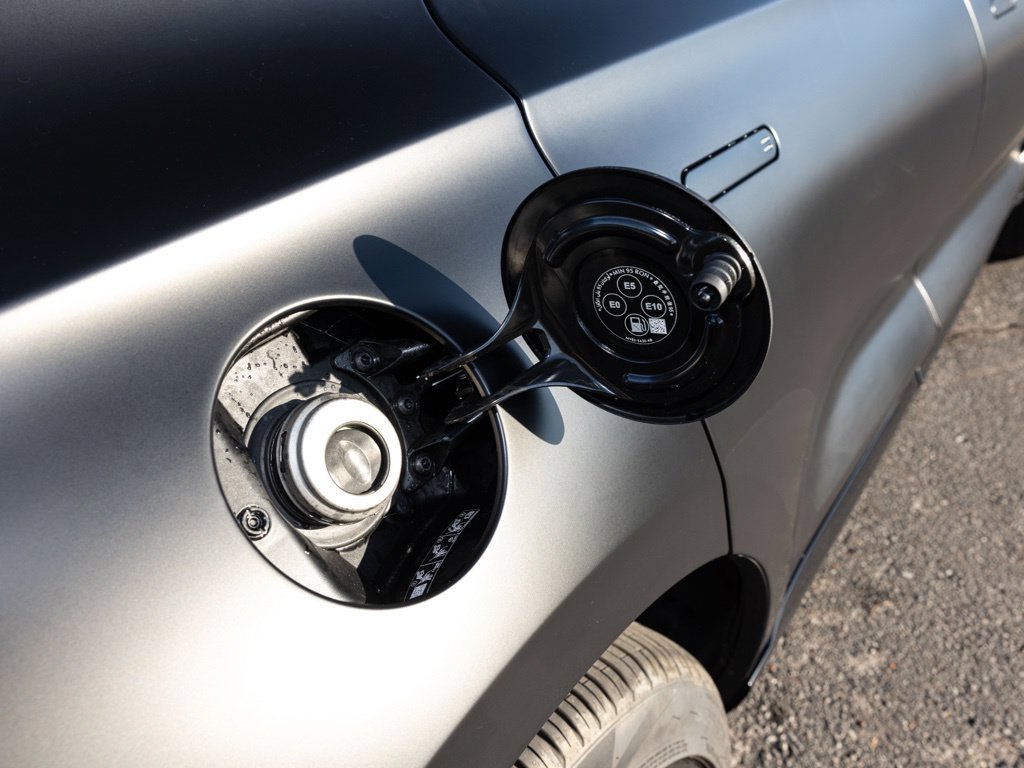 Used 2021 Aston Martin DBX AWD/4WD image 58
