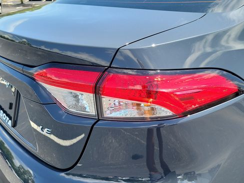 Used 2025 Toyota Corolla LE FWD image 11