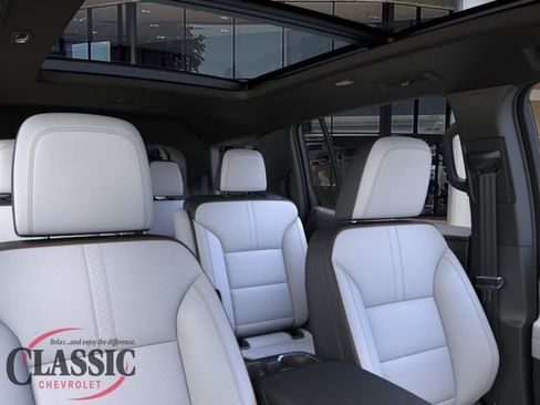 New 2026 Chevrolet Traverse High Country w/ LPO, Floor Liner Package FWD image 26