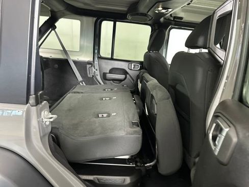 Used 2023 Jeep Wrangler Unlimited w/ Cold Weather Group image 26