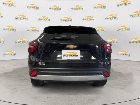 Used 2024 Chevrolet Trax LT w/ Driver Confidence Package image 4