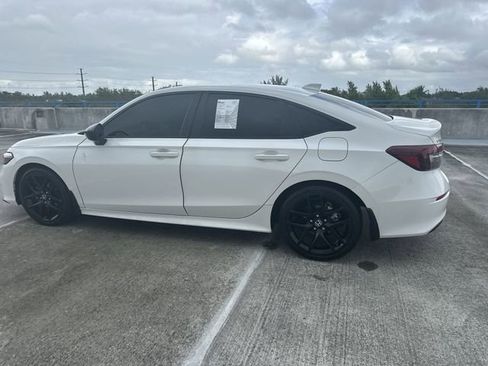Used 2025 Honda Civic Sport image 40
