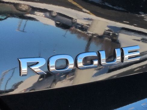 Used 2019 Nissan Rogue SV image 13