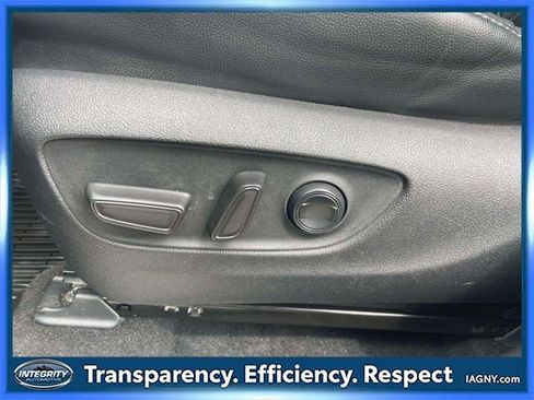 Used 2023 Toyota Highlander Platinum image 19