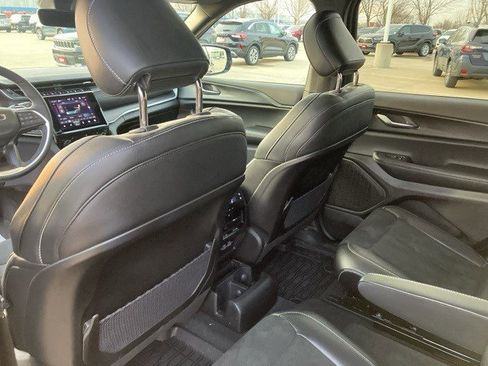 Used 2025 Jeep Grand Cherokee L Altitude image 22