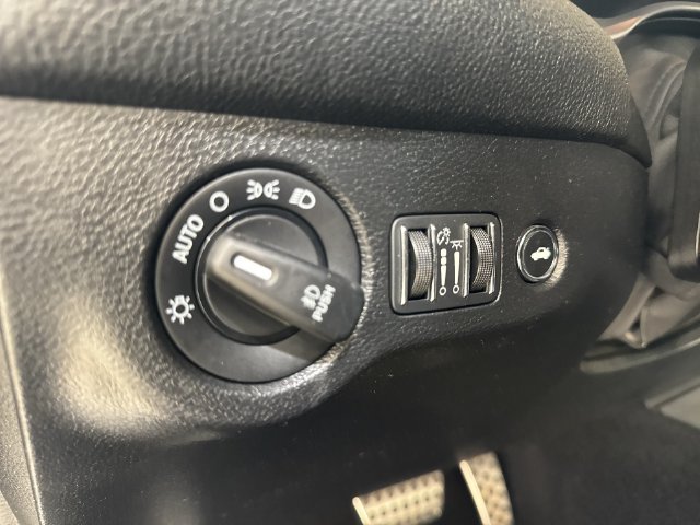Used 2022 Dodge Challenger R/T Scat Pack RWD image 32