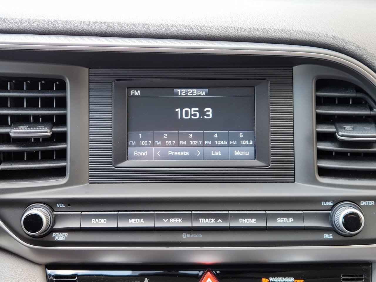 Used 2020 Hyundai Elantra SE FWD image 14