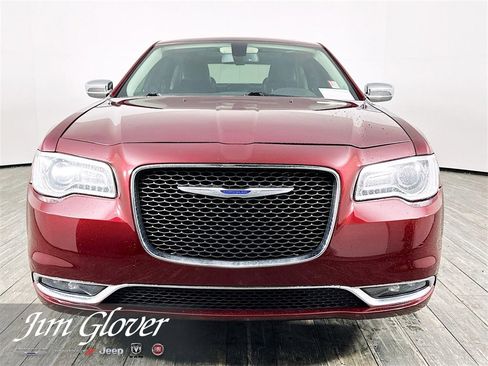 Used 2018 Chrysler 300 Limited image 2
