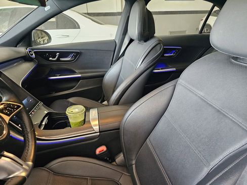 Used 2023 Mercedes-Benz C 300 4MATIC Sedan w/ Exclusive Trim Package image 5