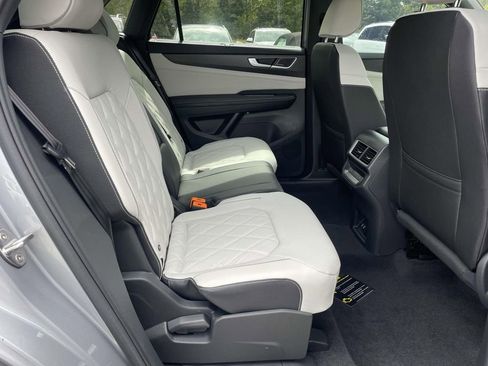 New 2026 Volkswagen Atlas Cross Sport SEL Premium R-Line AWD/4WD image 11