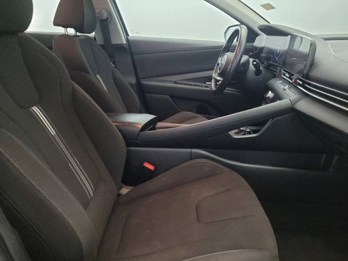 Used 2023 Hyundai Elantra SEL w/ Convenience Package image 21