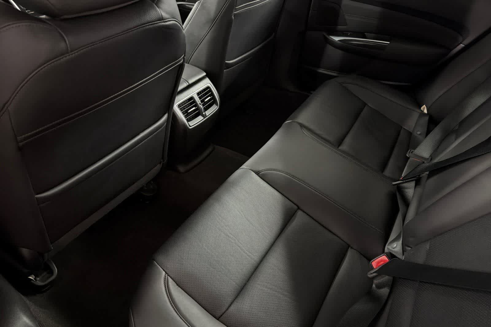 Used 2020 Acura TLX w/ Technology Package FWD image 4