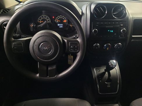 Used 2014 Jeep Patriot Sport image 22