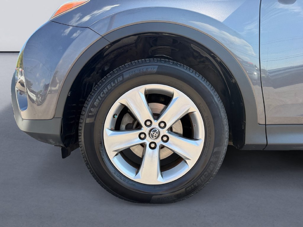 Used 2015 Toyota RAV4 XLE FWD image 9