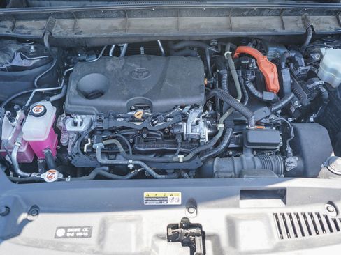 Certified 2021 Toyota Highlander XLE AWD/4WD image 27