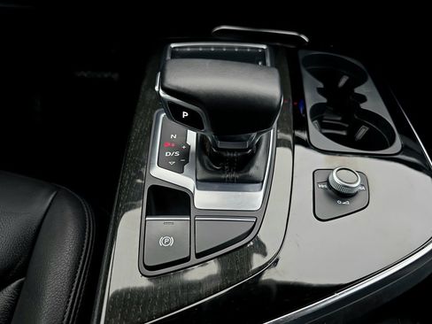 Used 2019 Audi Q7 3.0T Premium Plus image 3