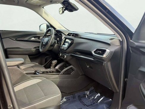 Used 2022 Chevrolet TrailBlazer LT w/ Convenience Package FWD image 14