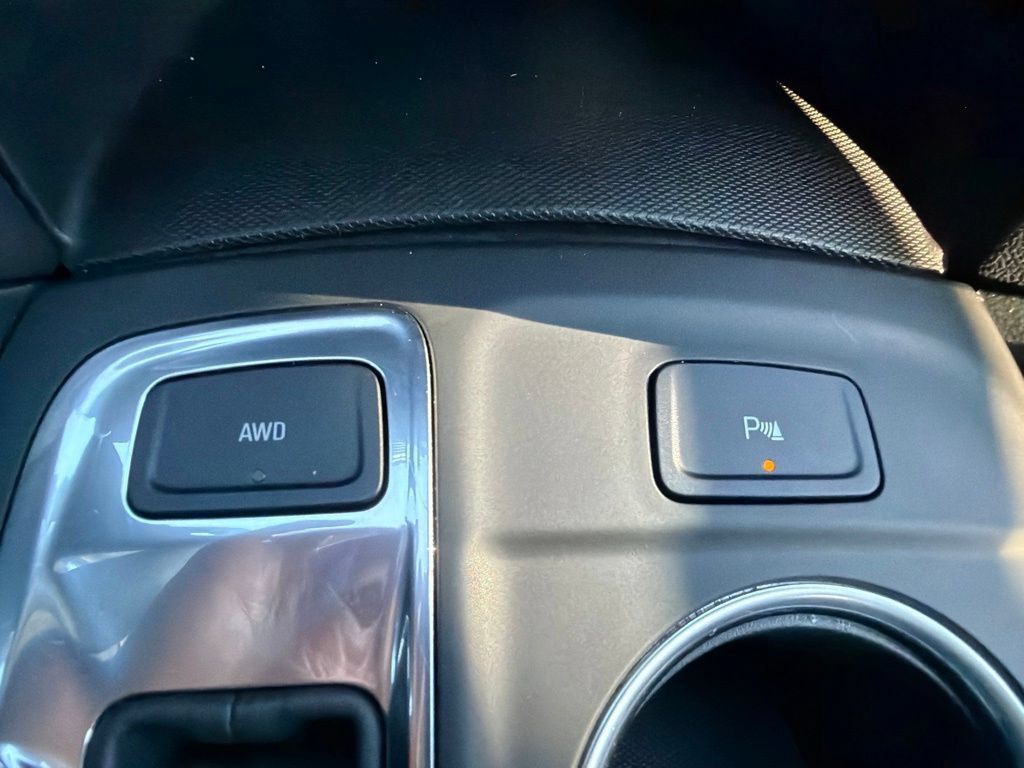 Used 2024 Chevrolet Equinox LT AWD/4WD image 23