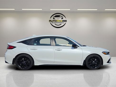 Used 2024 Honda Civic Sport image 8