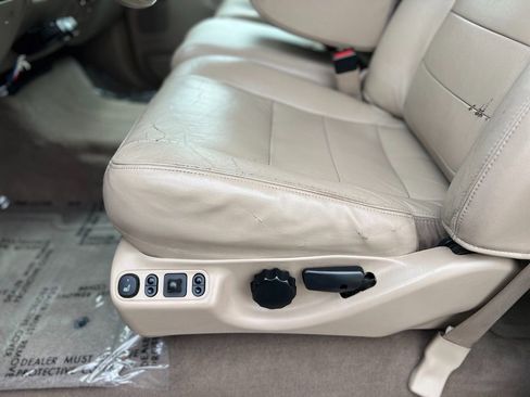 Used 2004 Ford F350 Lariat image 19
