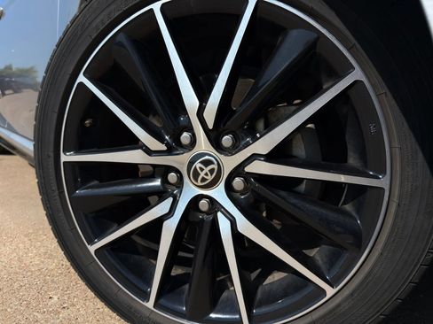 Used 2021 Toyota Camry SE FWD image 8