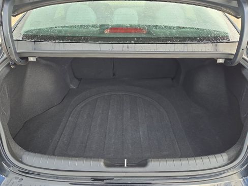 Used 2024 Hyundai Elantra Limited FWD image 30