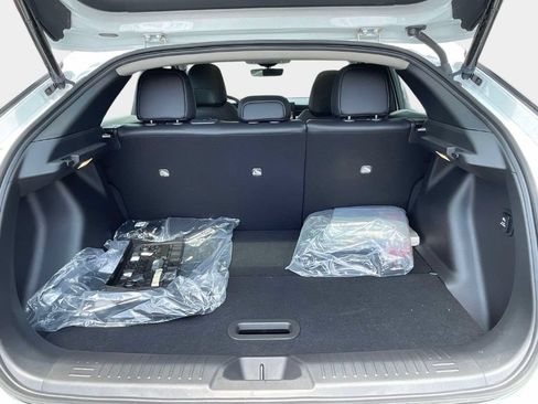 New 2026 Nissan Leaf Platinum+ w/ Floor Mat Package (Platinum+) FWD image 7