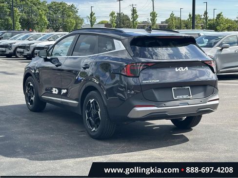 Certified 2026 Kia Sportage EX w/ EX Panorama Roof Package FWD image 4