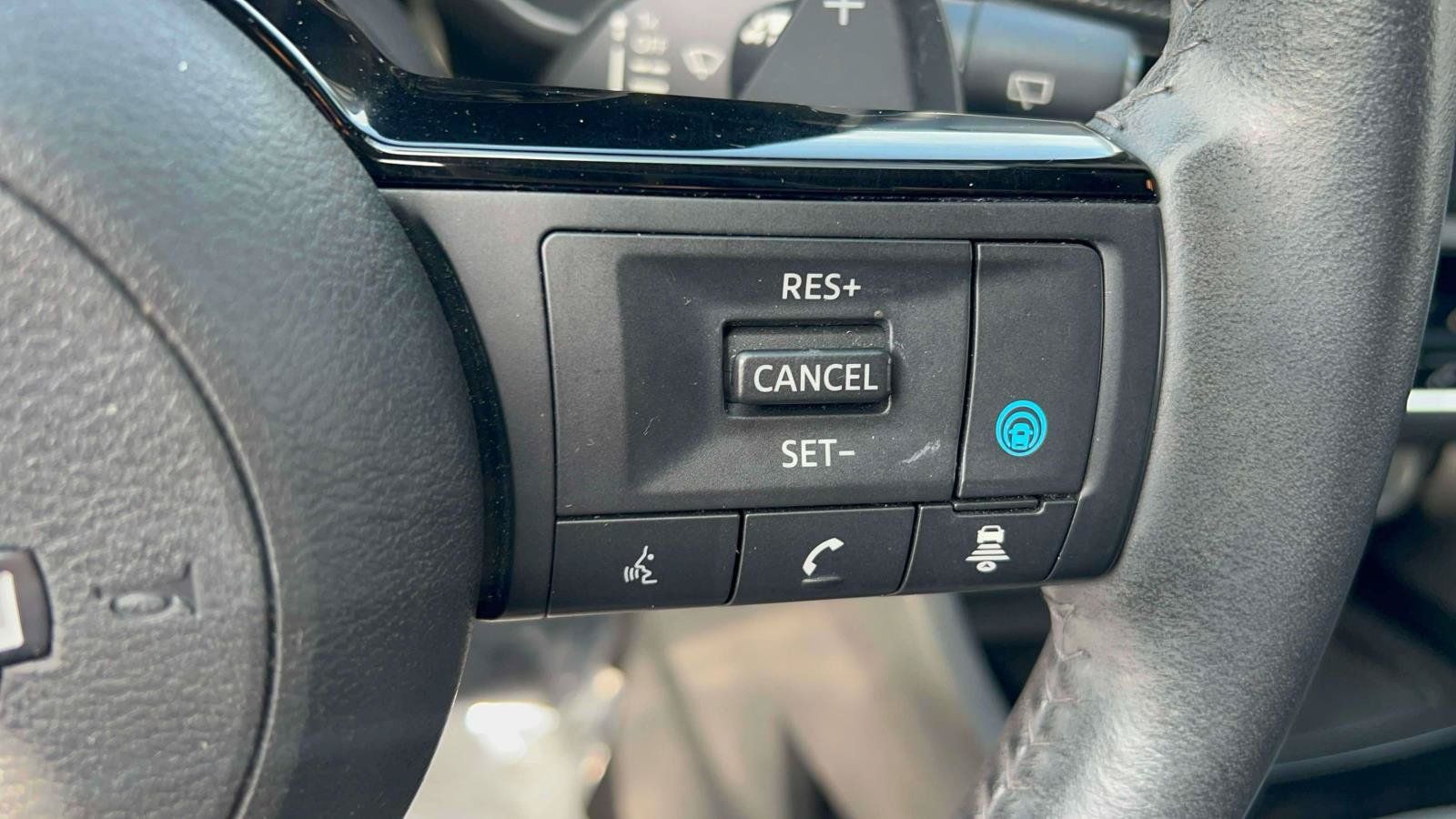 Used 2023 Nissan Rogue SV w/ SV Premium B Package AWD/4WD image 19
