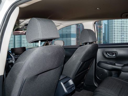 Certified 2024 Honda HR-V LX image 17