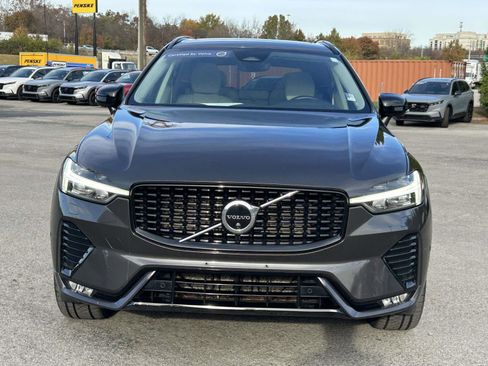 Certified 2023 Volvo XC60 B5 Plus w/ Climate Package image 8