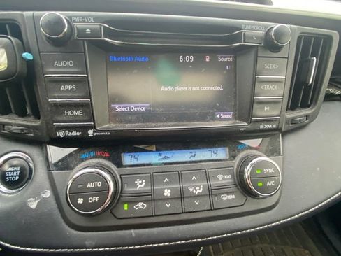 Used 2017 Toyota RAV4 XLE AWD/4WD image 14