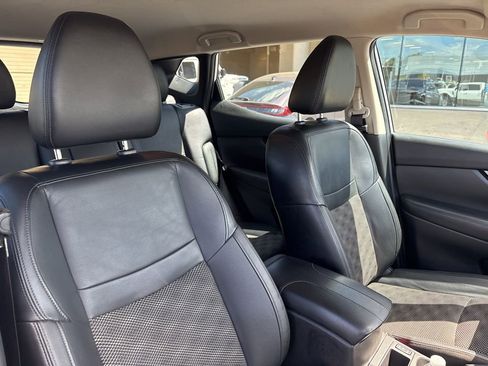 Used 2022 Nissan Rogue Sport SV w/ Technology Package FWD image 14