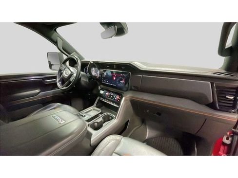 Used 2024 GMC Sierra 2500 AT4 w/ AT4 Premium Plus Package AWD/4WD image 20